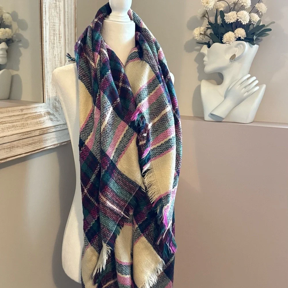 Women’s Plaid Blanket Scarf Winter Fall purple green‎ blue and Cream Cozy Style